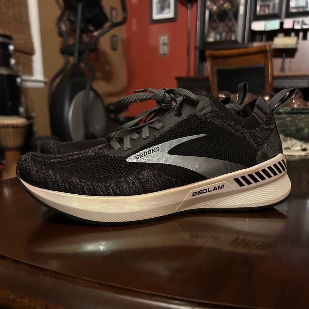 Women’s 7.5 Brooks Bedlam 3.0 Running Shoes